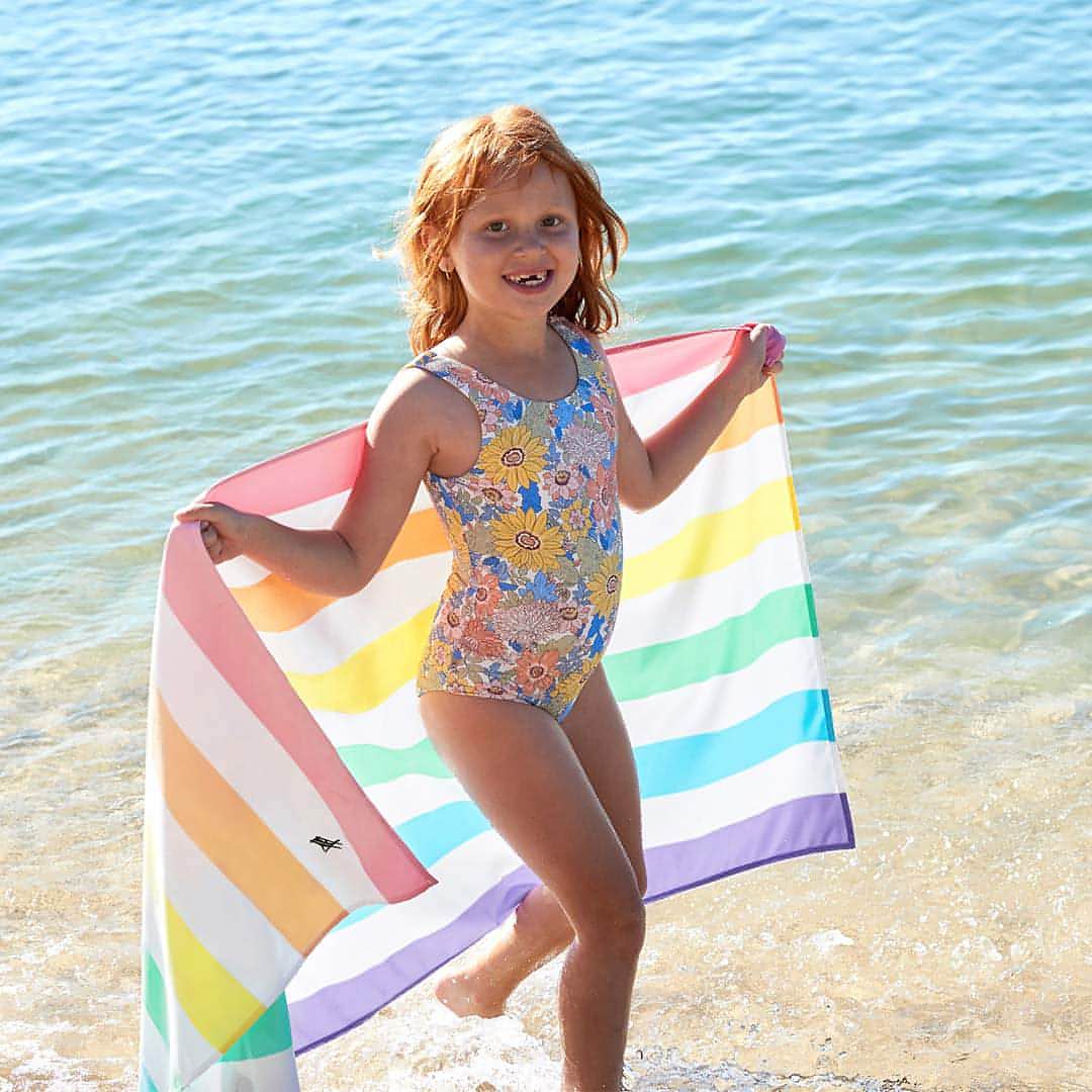 Dock & Bay Kid's Beach Towel - Unicorn Waves - Image 4